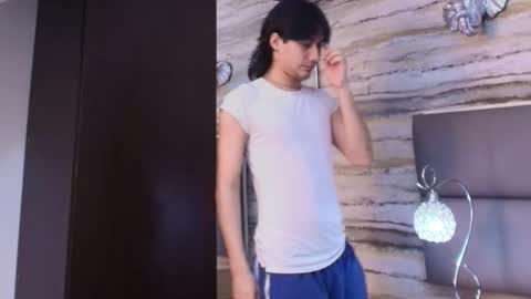 twinslovers_ online show from 05/27/26, 04:09