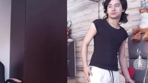twinslovers_ online show from 06/02/26, 03:52