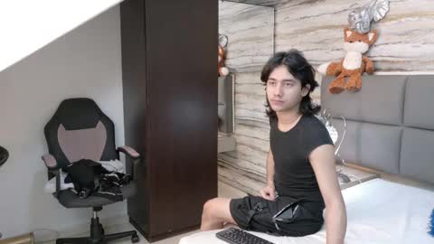 twinslovers_ online show from 06/09/26, 04:24