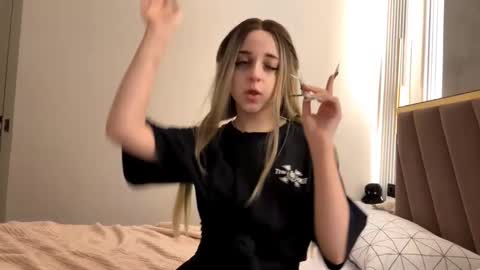 twivi online show from 10/31/25, 05:14