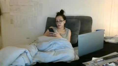 Snapshot of twizzytoxic22 chatting on 10/22/25, 06:51 twizzytoxic22 online show from 10/22/25, 06:51