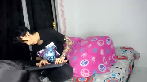 Snapshot of two_souls69 chatting on 12/03/24, 04:25 Matt online show from 12/03/24, 04:25