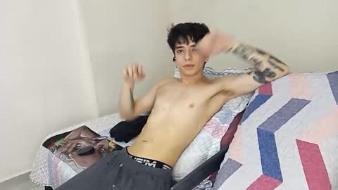 Snapshot of two_souls69 chatting on 10/04/25, 06:50 Matt online show from 10/04/25, 06:50