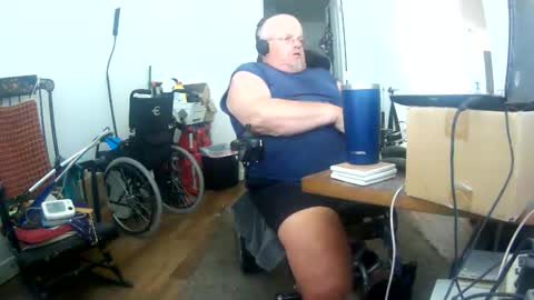 two_wheels_two_balls online show from 06/06/26, 04:12