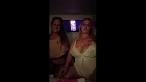 Snapshot of twocrazy85 chatting on 12/21/24, 07:35 Twocrazy85 online show from 12/21/24, 07:35