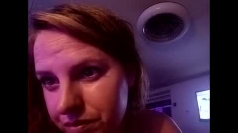 Snapshot of twocrazy85 chatting on 03/09/25, 08:29 Twocrazy85 online show from 03/09/25, 08:29