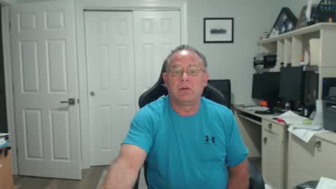 Twopeopleinlove online show from 10/01/25, 10:10