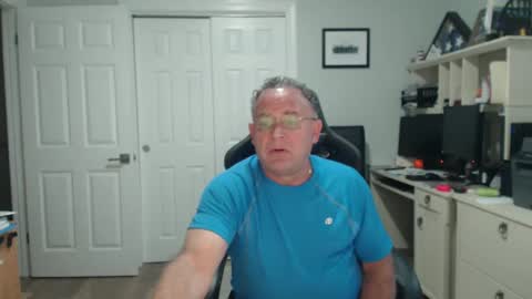 Twopeopleinlove online show from 10/03/25, 10:01