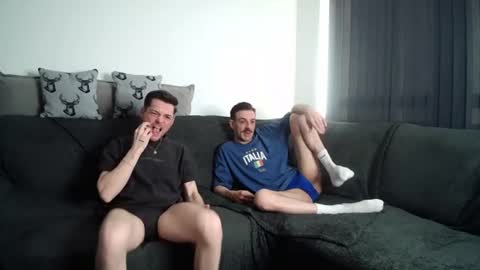 Snapshot of twotwinkhusbands chatting on 06/10/26, 06:18 RyanRowan online show from 06/10/26, 06:18
