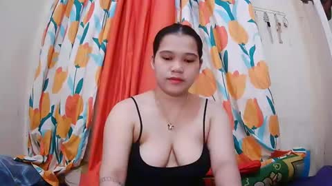 Snapshot of twowetcuties chatting on 02/15/25, 11:25 Lyn and lea online show from 02/15/25, 11:25