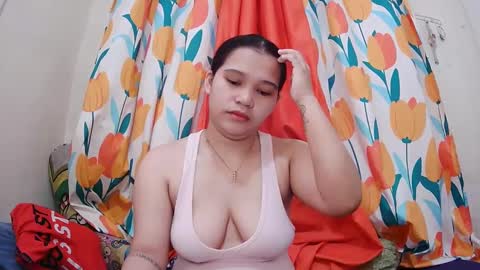 Snapshot of twowetcuties chatting on 02/16/25, 11:26 Lyn and lea online show from 02/16/25, 11:26