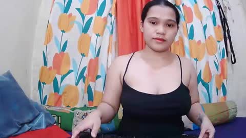 Snapshot of twowetcuties chatting on 03/04/25, 03:00 Lyn and lea online show from 03/04/25, 03:00