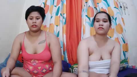 Snapshot of twowetcuties chatting on 03/06/25, 05:46 Lyn and lea online show from 03/06/25, 05:46