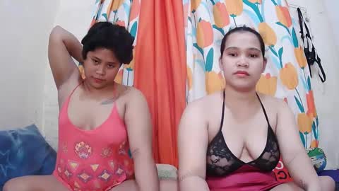 Snapshot of twowetcuties chatting on 03/08/25, 05:59 Lyn and lea online show from 03/08/25, 05:59