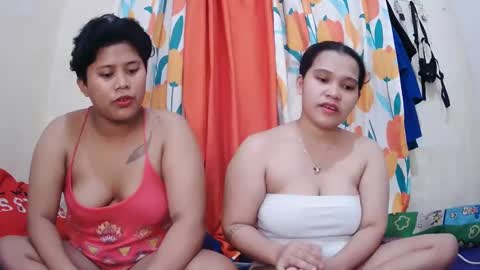 Snapshot of twowetcuties chatting on 03/12/25, 06:18 Lyn and lea online show from 03/12/25, 06:18
