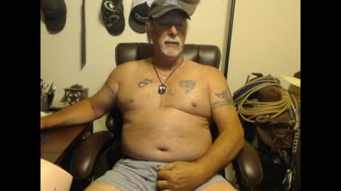 txlobo60 online show from 04/19/26, 02:05