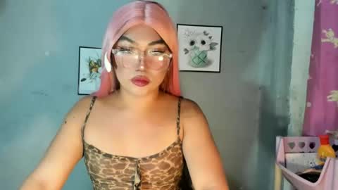 Snapshot of tyla_23 chatting on 04/10/26, 05:17 Tyla online show from 04/10/26, 05:17