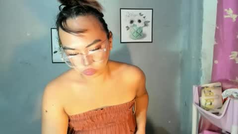 Snapshot of tyla_23 chatting on 04/12/26, 03:11 Tyla online show from 04/12/26, 03:11