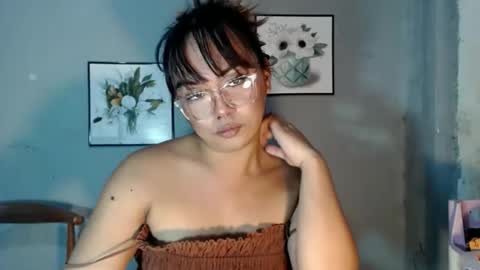 Snapshot of tyla_23 chatting on 04/21/26, 06:52 Tyla online show from 04/21/26, 06:52