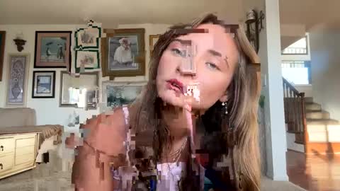 Snapshot of tylababyy chatting on 09/20/25, 12:44 tylababyy online show from 09/20/25, 12:44