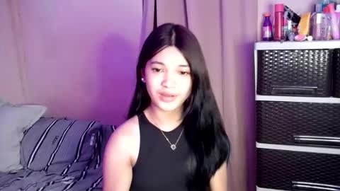 Snapshot of tyladine chatting on 10/08/25, 07:17 tyladine online show from 10/08/25, 07:17