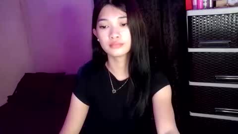 Snapshot of tyladine chatting on 10/28/25, 01:36 tyladine online show from 10/28/25, 01:36