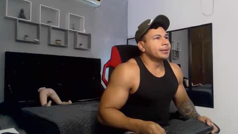 tyler_hank1 online show from 09/20/25, 11:22