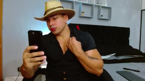 Snapshot of tyler_hank1 chatting on 12/03/25, 02:08 tyler_hank1 online show from 12/03/25, 02:08