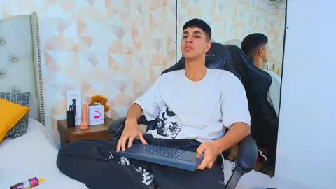 Tyler Rodriguez online show from 09/11/25, 10:10