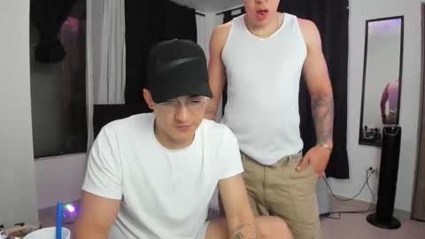 Snapshot of tyler_scotts2323 chatting on 12/14/25, 06:19 tyler_scotts2323 online show from 12/14/25, 06:19