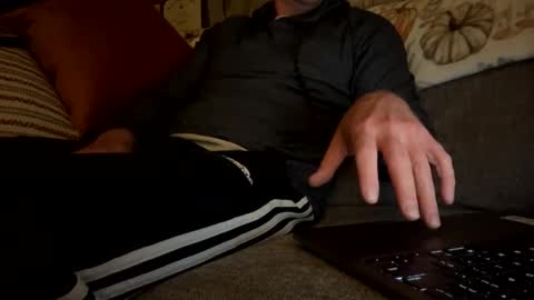 Tyuncutcarpenter online show from 10/26/25, 09:37