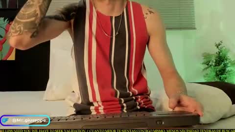 tylergiuseppe_ online show from 09/14/25, 12:32