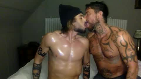 tylerjamesxxx_ online show from 10/29/25, 08:54