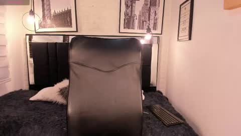       online show from 10/25/25, 03:36