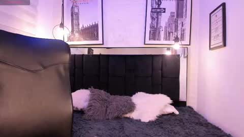       online show from 10/27/25, 03:32