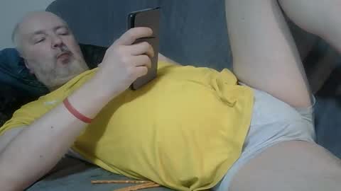 Snapshot of tymoteus chatting on 10/21/25, 06:41 tymoteus online show from 10/21/25, 06:41