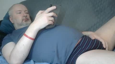 Snapshot of tymoteus chatting on 10/26/25, 04:57 tymoteus online show from 10/26/25, 04:57