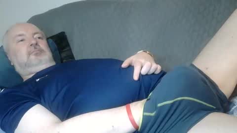 Snapshot of tymoteus chatting on 10/27/25, 05:28 tymoteus online show from 10/27/25, 05:28