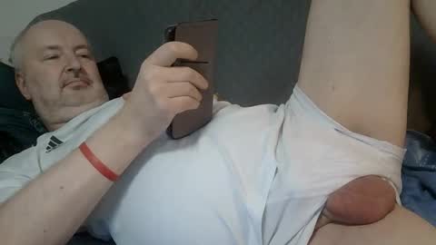 Snapshot of tymoteus chatting on 10/30/25, 06:41 tymoteus online show from 10/30/25, 06:41