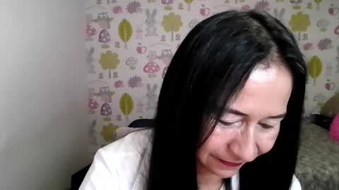 Snapshot of tyna_b chatting on 04/30/26, 06:03 Tyna online show from 04/30/26, 06:03
