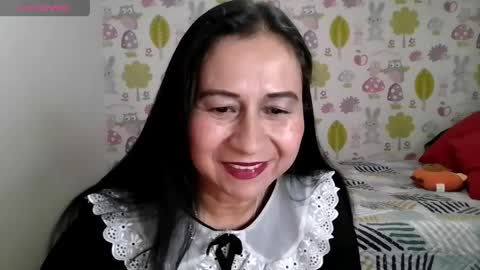 Snapshot of tyna_b chatting on 05/06/26, 03:50 Tyna online show from 05/06/26, 03:50