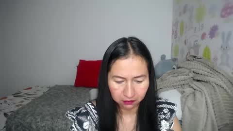 Snapshot of tyna_b chatting on 05/20/26, 07:47 Tyna online show from 05/20/26, 07:47
