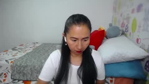 Snapshot of tyna_b chatting on 05/21/26, 02:57 Tyna online show from 05/21/26, 02:57