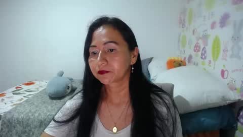 Snapshot of tyna_b chatting on 05/27/26, 02:19 Tyna online show from 05/27/26, 02:19