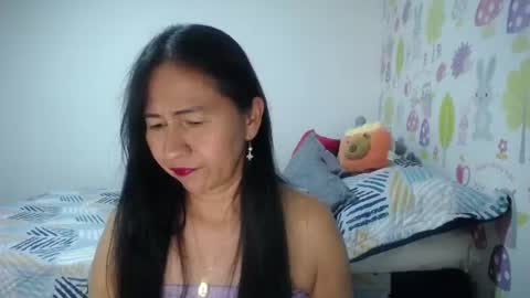 Snapshot of tyna_b chatting on 06/12/26, 04:50 Tyna online show from 06/12/26, 04:50