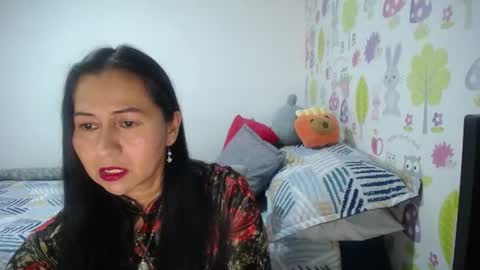Snapshot of tyna_b chatting on 06/13/26, 06:06 Tyna online show from 06/13/26, 06:06