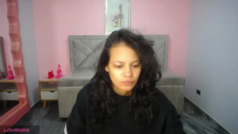 Snapshot of tyna_ch chatting on 06/09/26, 12:39 TYNA online show from 06/09/26, 12:39