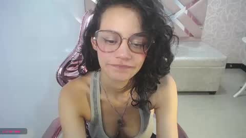 Snapshot of tyna_ch chatting on 06/13/26, 01:14 TYNA online show from 06/13/26, 01:14