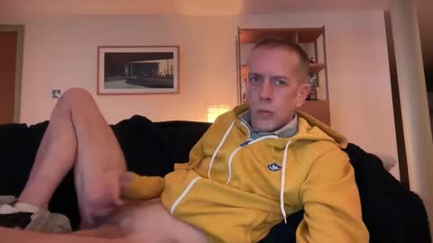 Snapshot of tyronev70 chatting on 03/19/26, 05:39 Ty online show from 03/19/26, 05:39