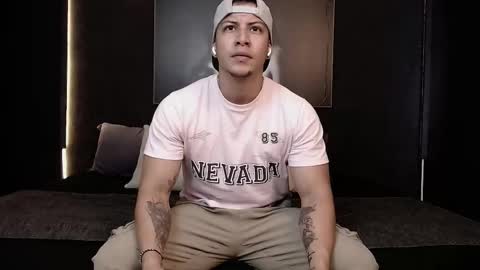 Snapshot of tyronyx chatting on 10/09/25, 09:02 tyronyx online show from 10/09/25, 09:02